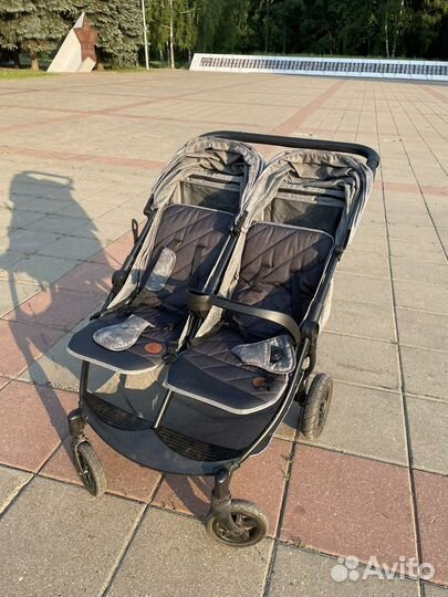 Прогулочная коляска для двойни