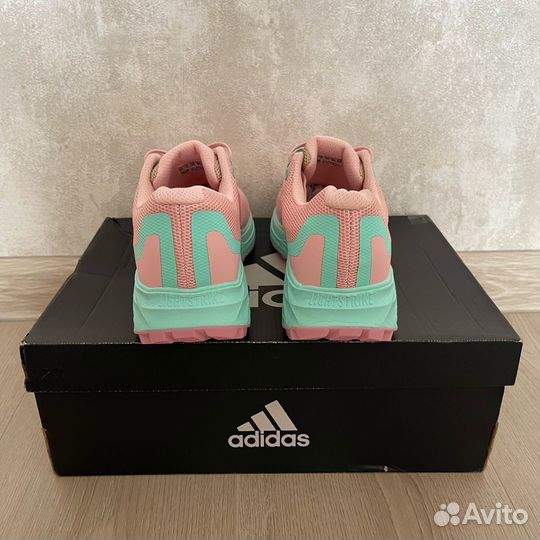 Кроссовки adidas