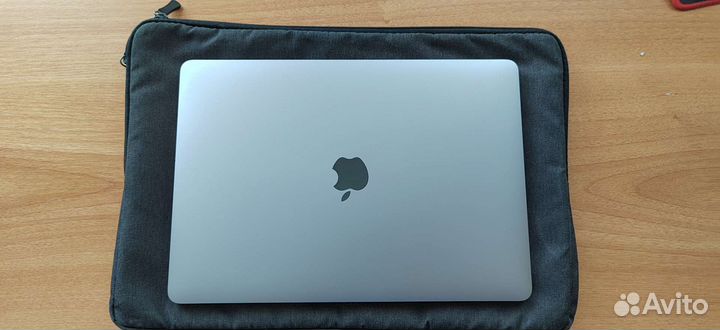 Папка для ноутбука rivacase 7705 Black 15.6