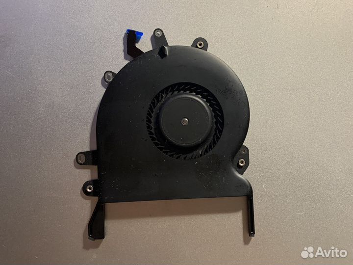 Охлаждающий вентилятор MacBook Pro Retina