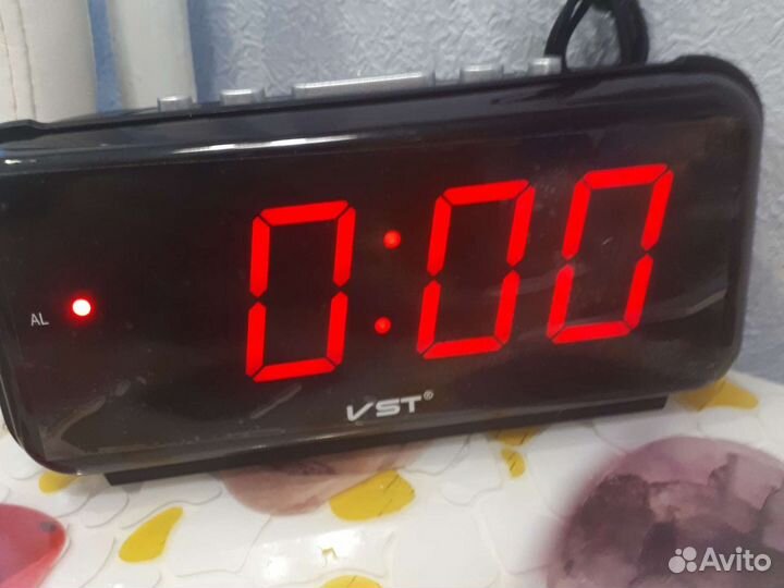 Часы электронные настольные