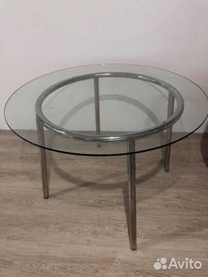 Стекляный круглый стол