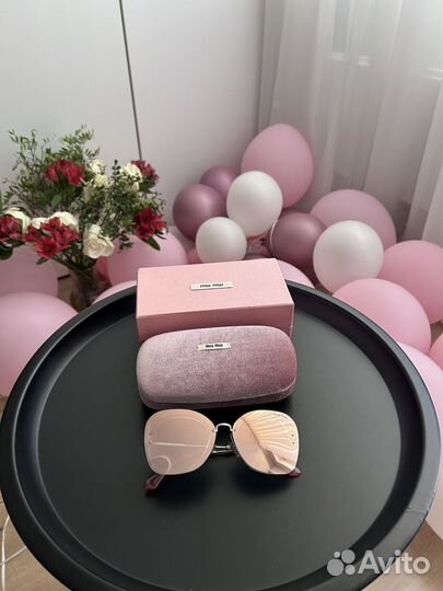 Очки солнцезащитные miu miu новые