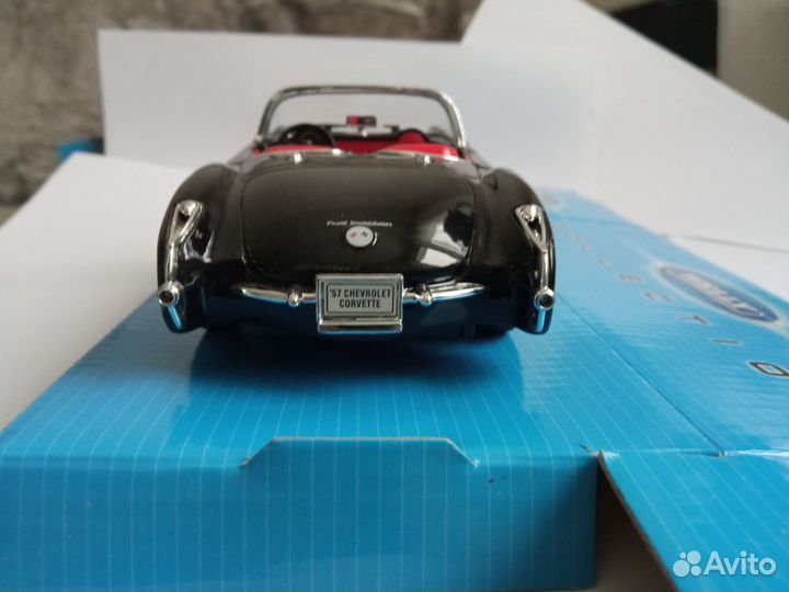 Модель chevrolet corvette 1957г. 1:24
