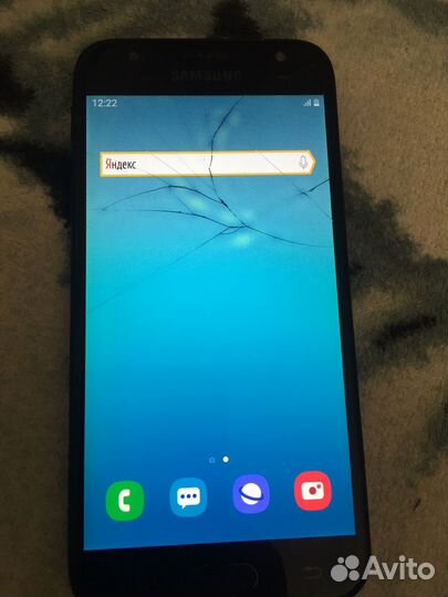 Телефон Samsung galaxy j3
