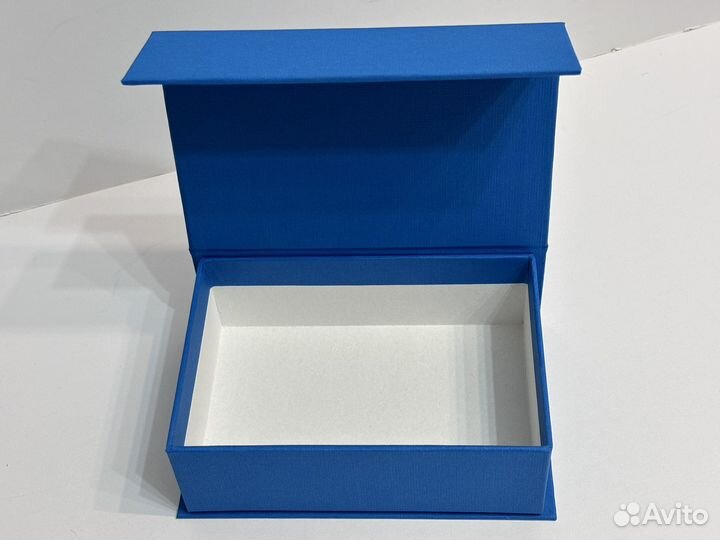 Подарочная коробка на магните