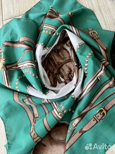 Платок «Кони» новый