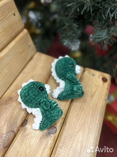 Вязаная игрушка Динозавр