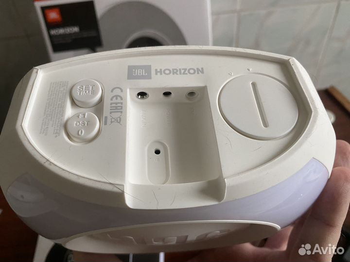 Часы с радио JBL Horizon