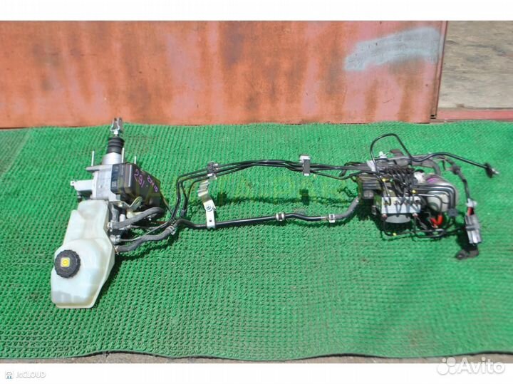 Главный тормозной цилиндр toyota C-HR 2017 ZYX10