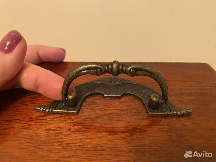 Деревянная шкатулка-комод для украшений