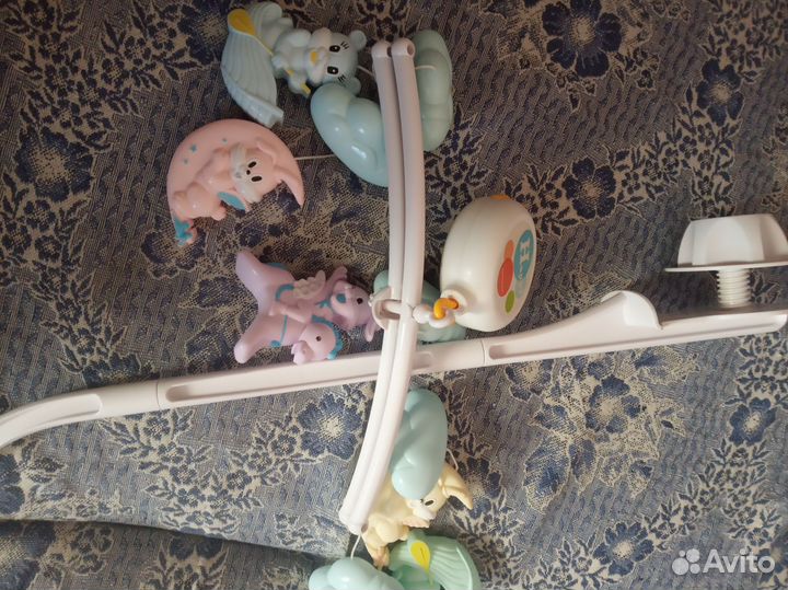 Мобиль на детскую кроватку