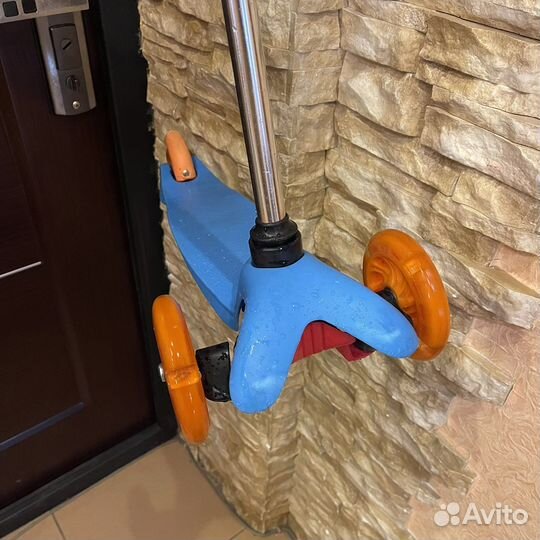 Самокаты детские трехколесные и скейт