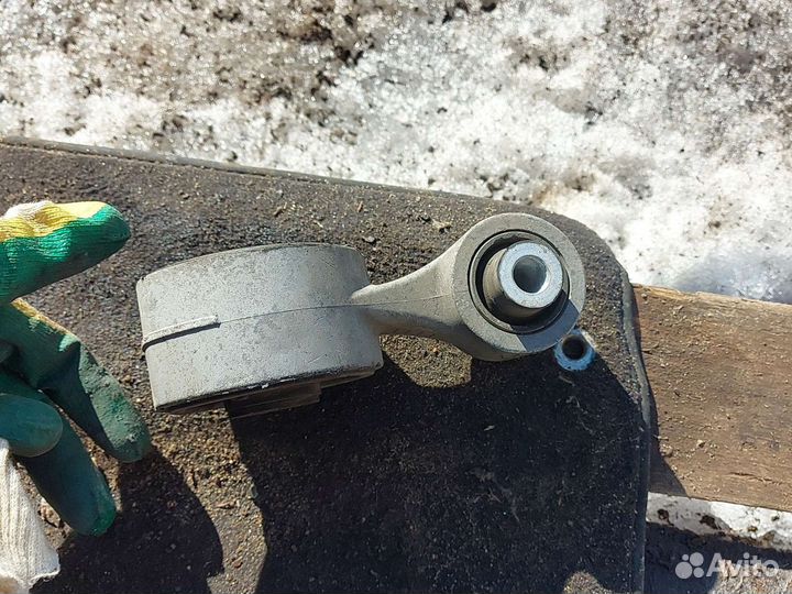 Подушка двигателя задняя Хонда cr v 3