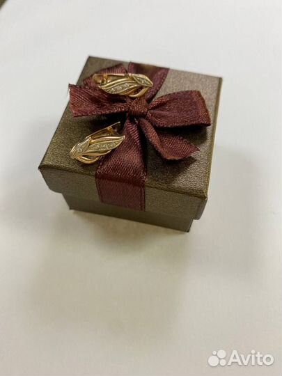 Золотые серьги 