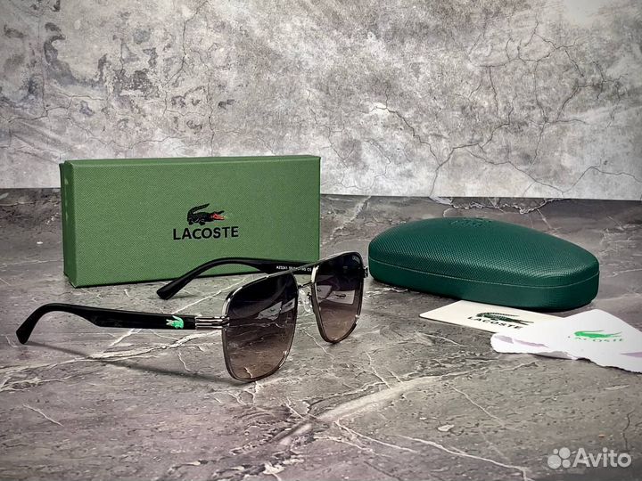 Солнцезащитные очки Lacoste классические