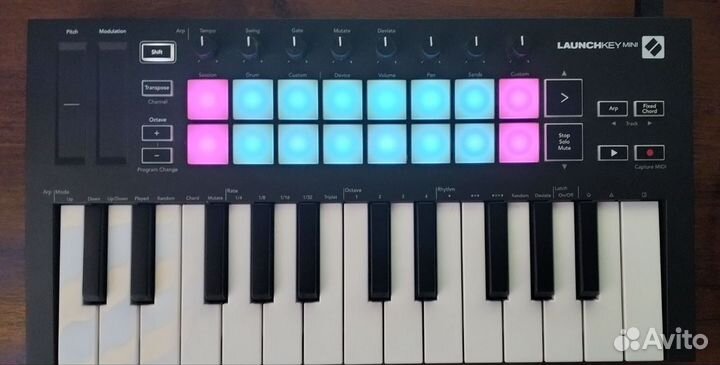 Midi-клавиатура Novation Launchkey Mini MK3 черный