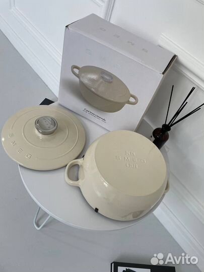 Кастрюля чугунная