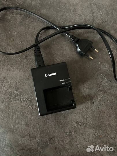 Продам фотоаппарат canon 4000D