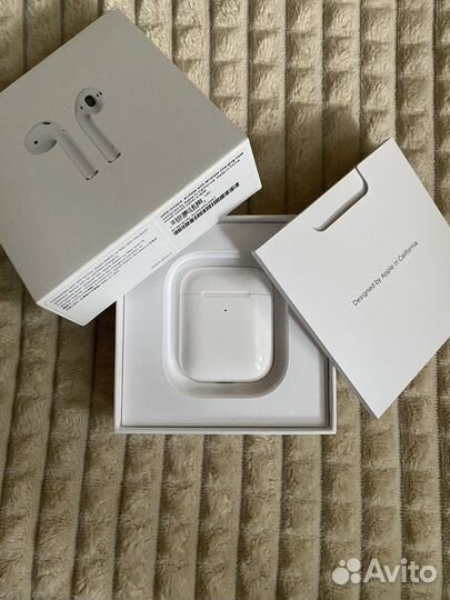 Airpods 2 с беспроводной зарядкой