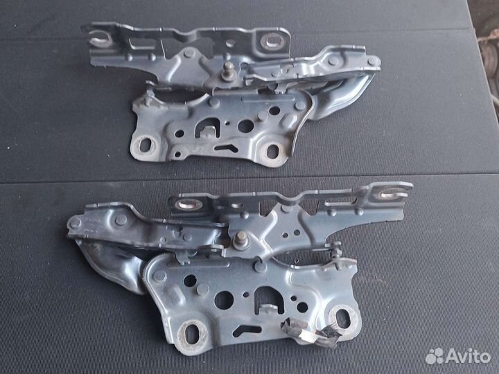 Петли капота правая левая BMW 5' G30