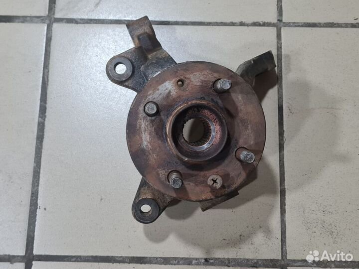 Поворотный кулак Kia Spectra