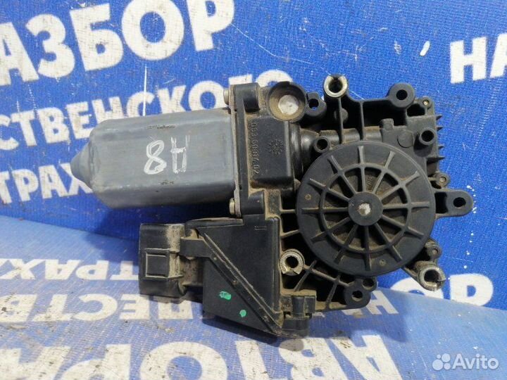 Моторчик стеклоподъемника Audi A8 седан ABZ 1996