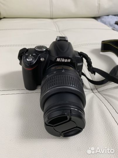 Зеркальный фотоаппарат Nikon D3000