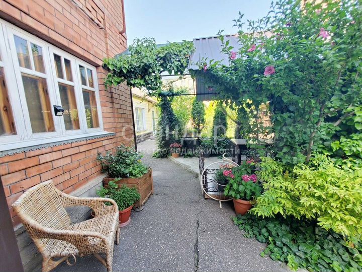 Дом 159,5 м² на участке 9 сот.