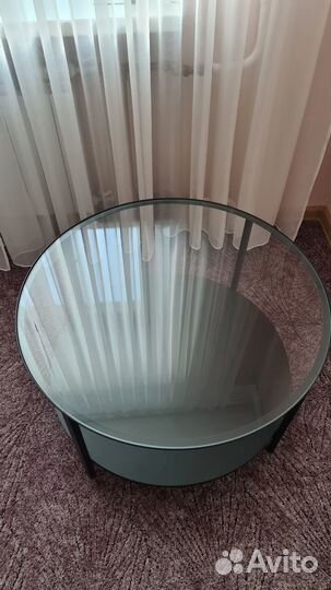 Продам журнальный столик IKEA