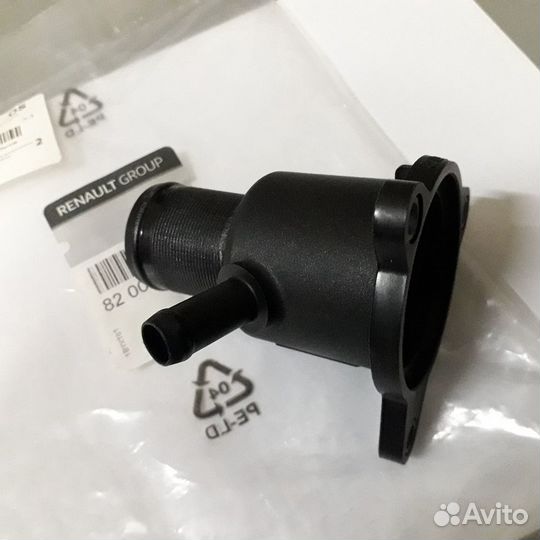 Корпус термостата Рено Логан Сандеро Лада Ларгус