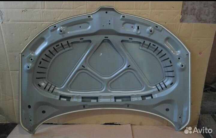 Капот на Skoda Rapid 1 2012-2019 в цвет