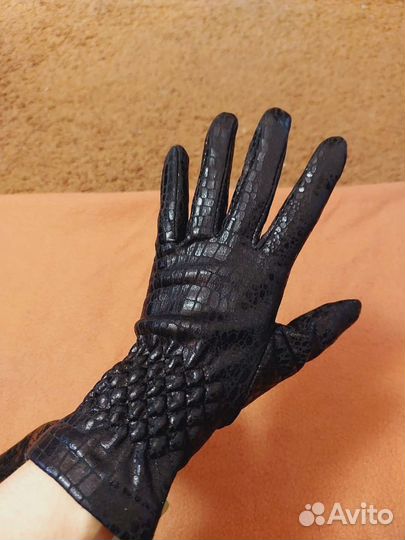 Перчатки женские новые