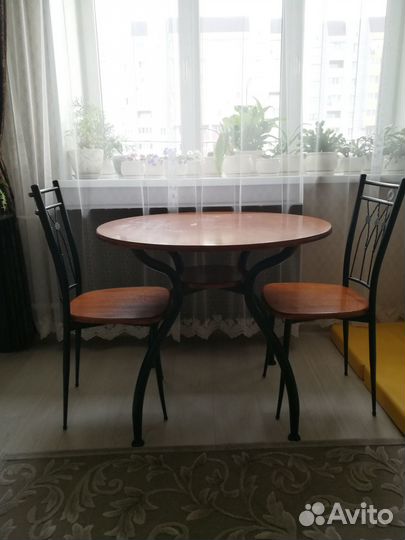 Стол и 2 стула