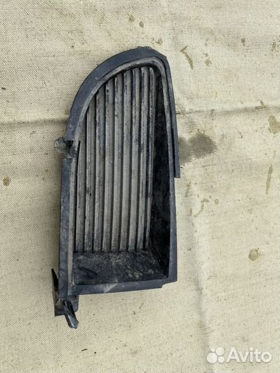 Заглушка противотуманки lancer 9