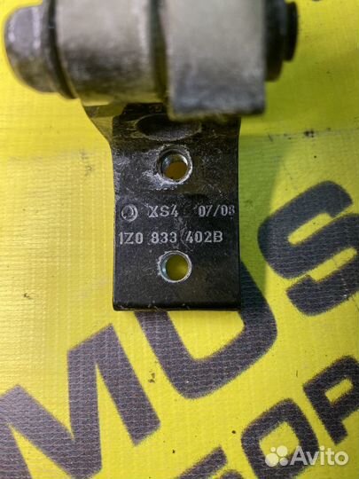 Петли дверные Skoda Octavia A5