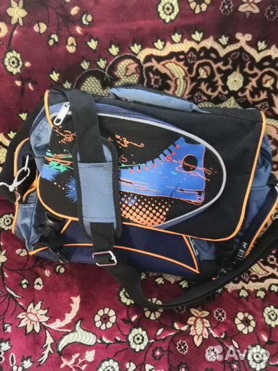 Рюкзак (школьный портфель)