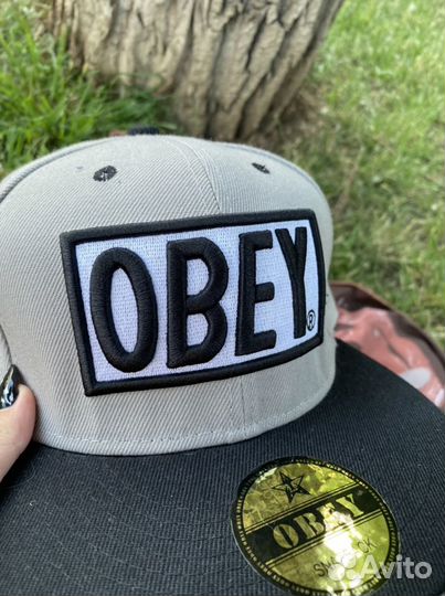 Бейсболка obey