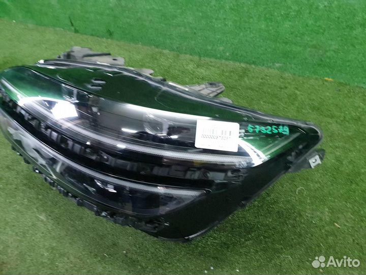 Фара левая Genesis GV70