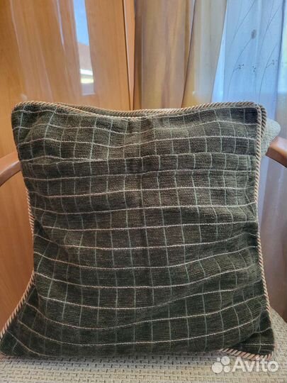 Декоративные подушки на диван