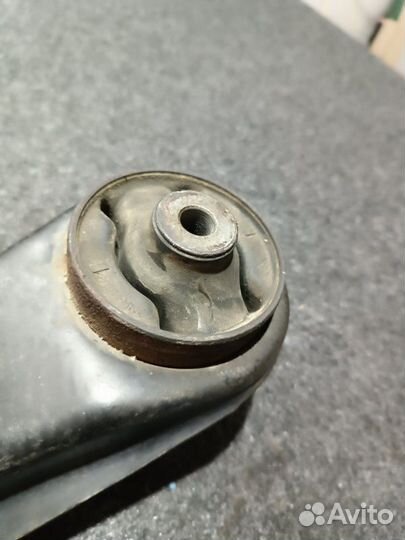 Рычаг подвески нижний задний правый Mitsubishi