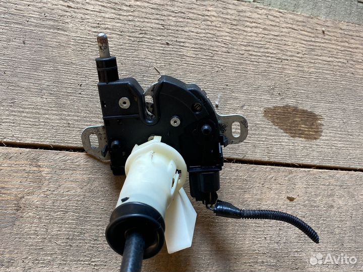 Замок капота ford focus 2 08-11