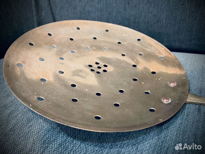 Старинная шумовка для каштанов