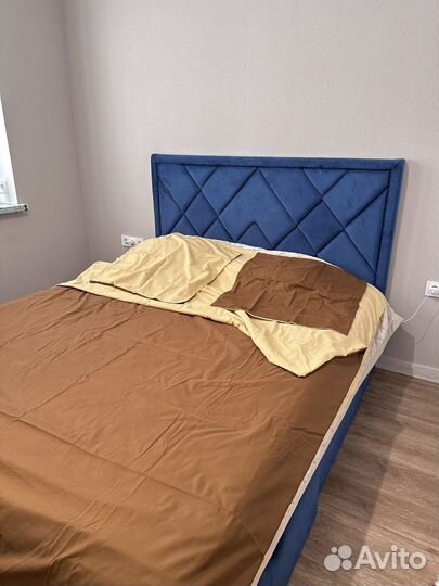 Двухстороннее двуспальное постельное белье