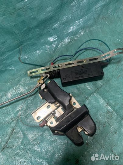 Замок багажника mitsubishi lancer 9