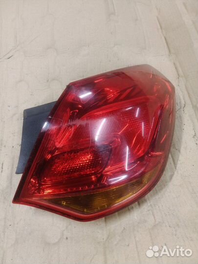 Задний фонарь правый Opel Astra J A14NET 2010