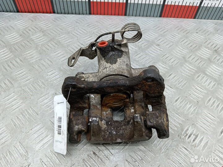 Суппорт задний правый для Volkswagen Passat 5 GP