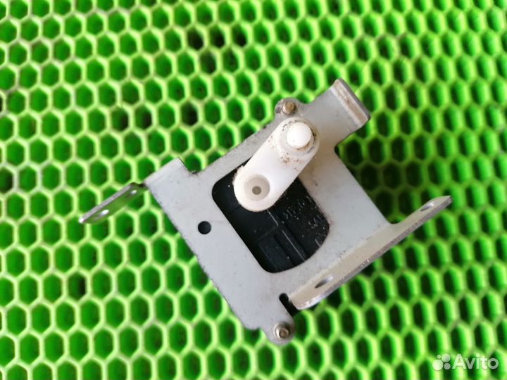 Моторчик заслонки печки на Honda Crv 1996-2002