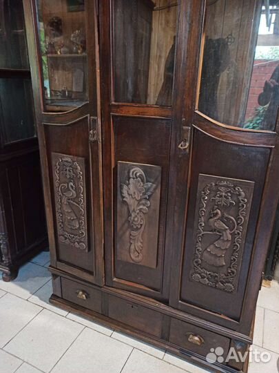 Шкаф книжный старинный антикварный