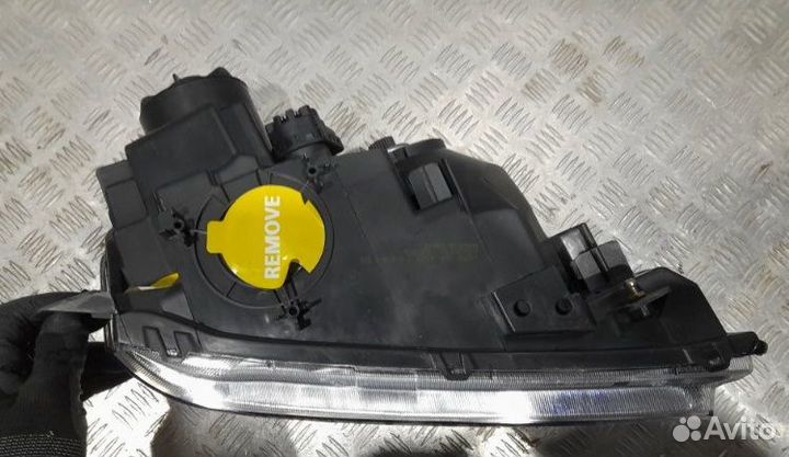 Фара левая Suzuki grand Vitara Ксенон